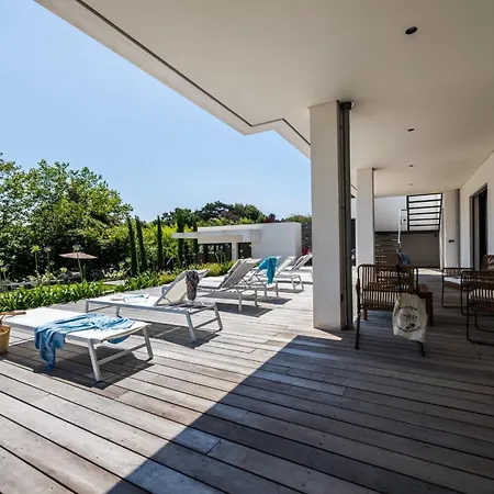 Lakeview-keyweek-villa - Swimming Pool Biarritz
