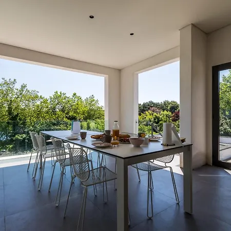 Hotel Lakeview-keyweek-villa - Swimming Pool 4*