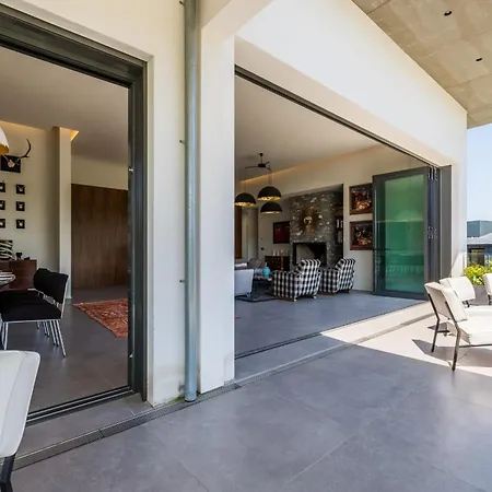 Lakeview-keyweek-villa - Swimming Pool